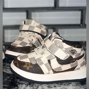 Kids / Toddler Sneakers